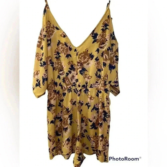LOVE Tree Yellow Floral Short Summer Romper - Picture 2 of 8